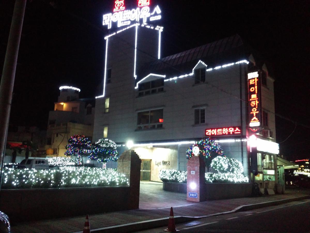 Geoje Jangseungpo Lighthouse Hotel Sodong Exterior photo