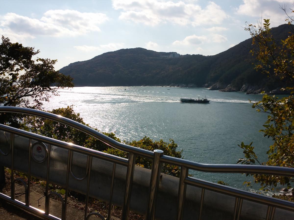 Geoje Jangseungpo Lighthouse Hotel Sodong Exterior photo