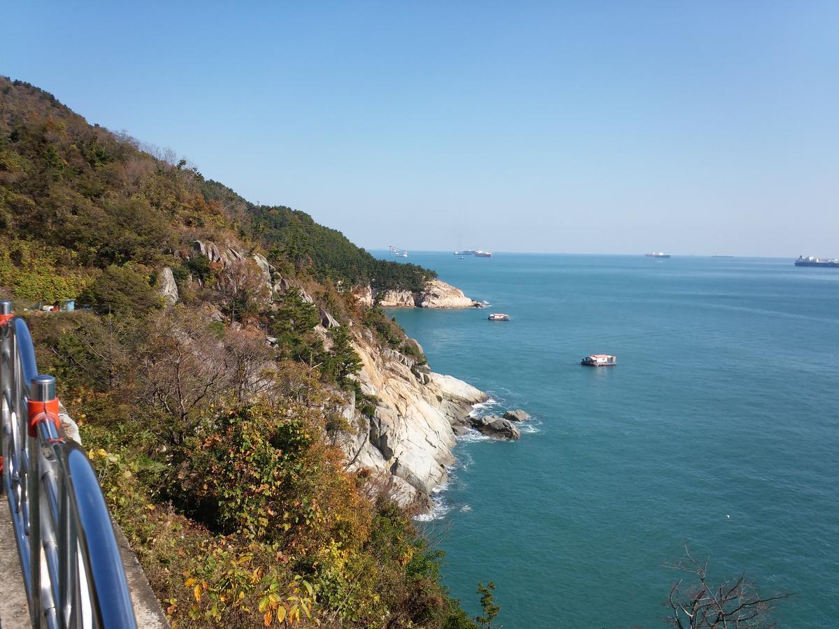 Geoje Jangseungpo Lighthouse Hotel Sodong Exterior photo