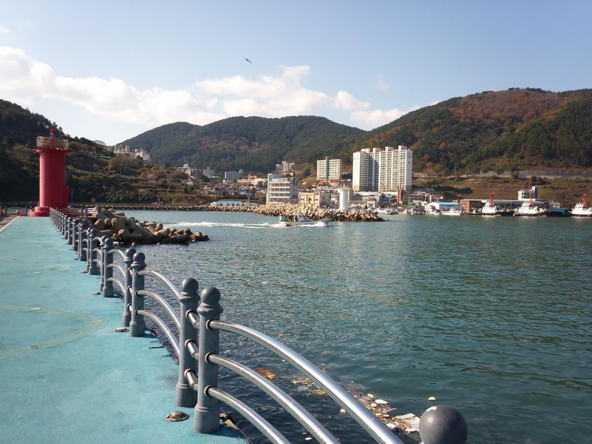 Geoje Jangseungpo Lighthouse Hotel Sodong Exterior photo