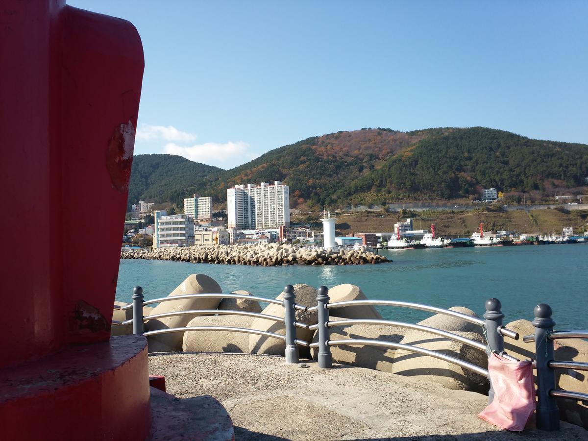 Geoje Jangseungpo Lighthouse Hotel Sodong Exterior photo