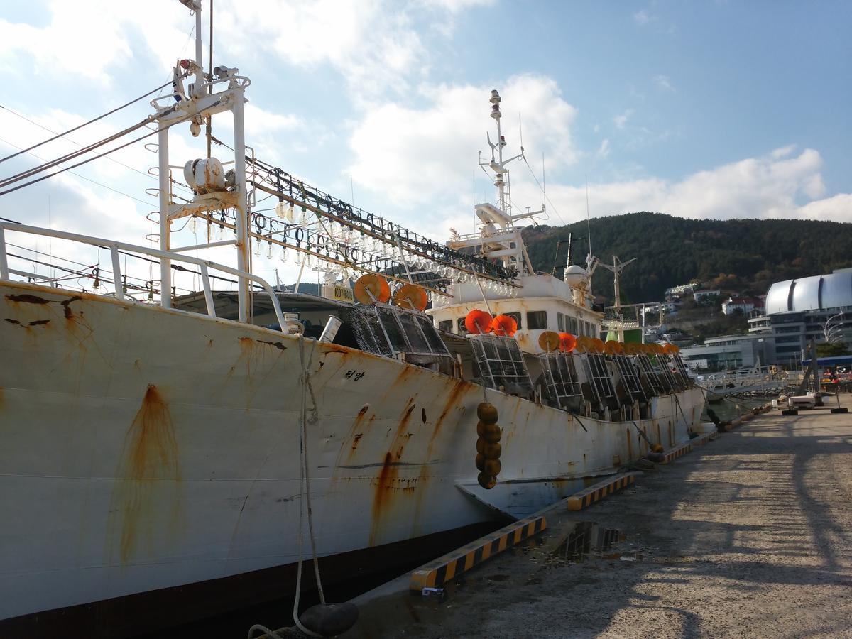 Geoje Jangseungpo Lighthouse Hotel Sodong Exterior photo